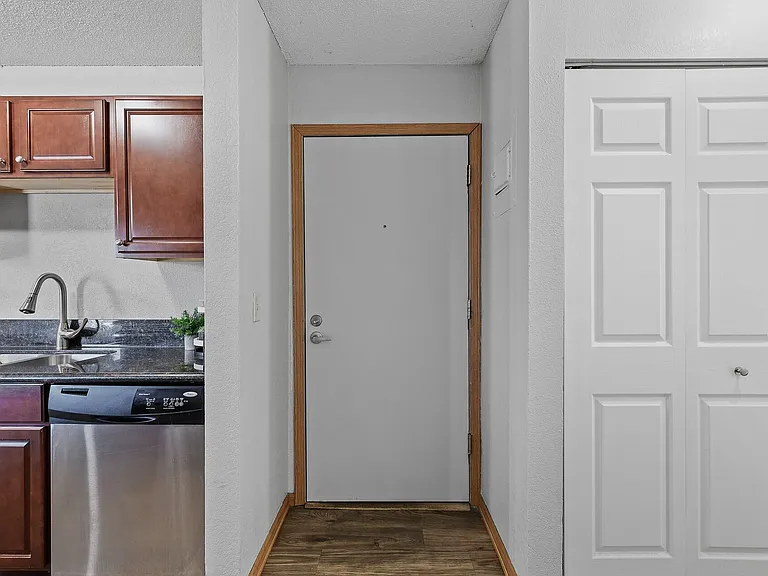 River Ridge Apartments — Photo 93