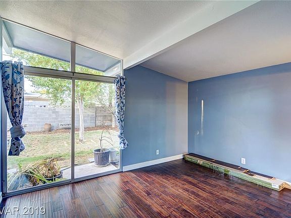 5th image of 6320 Cromwell Ave