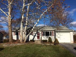 10 Mohawk Dr, Wappingers Falls, NY 12590