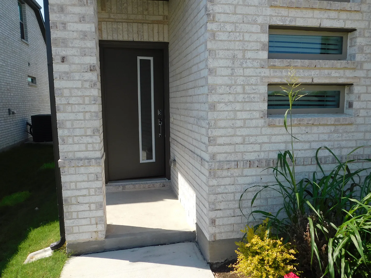 4 bed, 1703 sqft, $2,500 — Photo 2