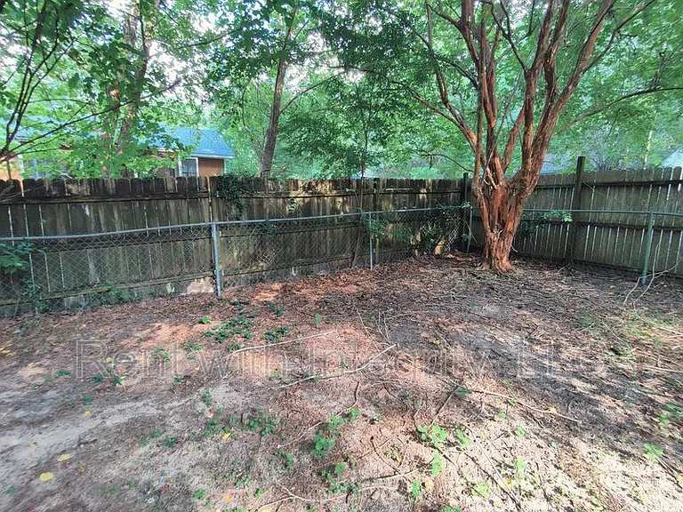 905 Tomahawk Ct — Photo 16