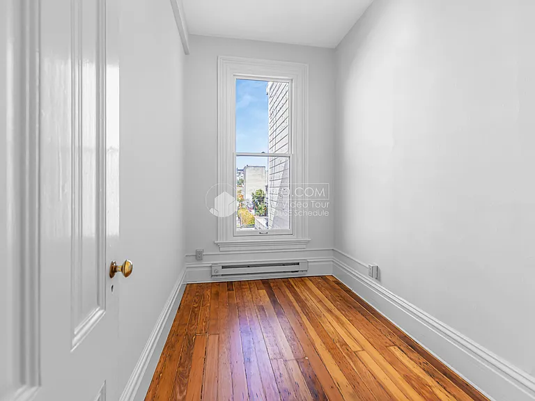 569 Capp St — Photo 13