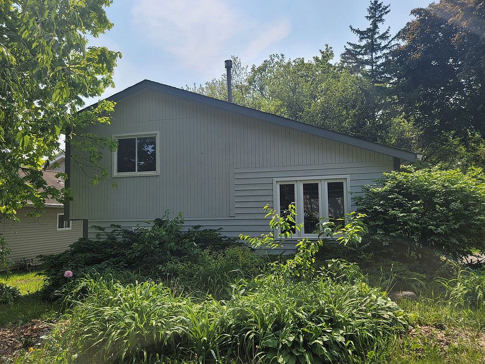 1st image of 42 Hillcrest Ave