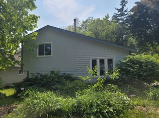 42 Hillcrest Ave, Fox Lake, IL 60020