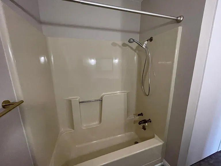 11440 Lakeview Dr — Photo 10