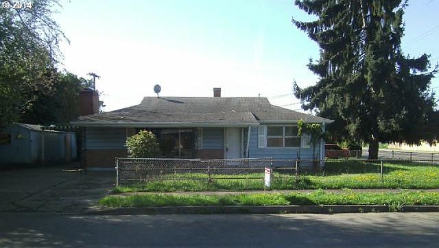2nd image of 1927 W 27th St