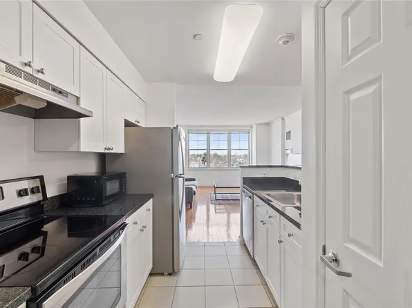 300 Mamaroneck Avenue #702, White Plains, NY 10605