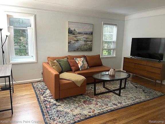 2nd image of 10017 Hart Ave