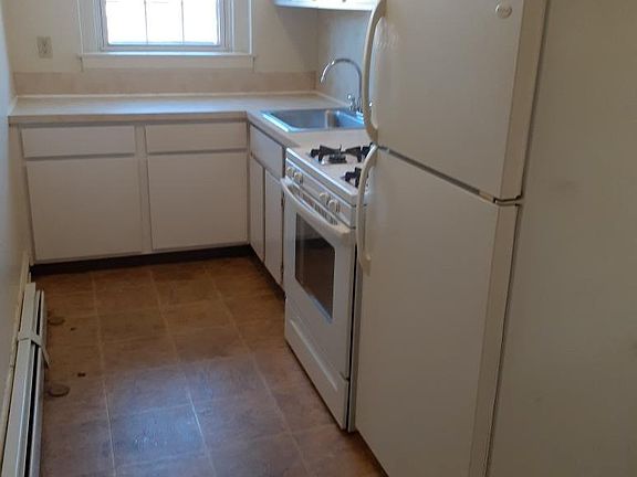 4th image of 490 Angell St APT 301A