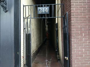 214 Hanover St, Boston, MA 02113