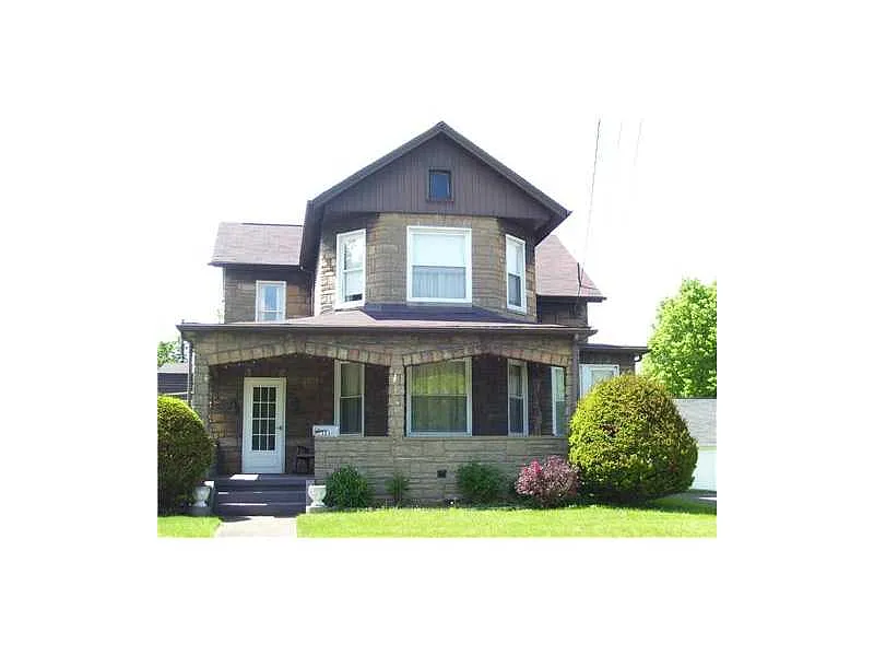 323 Rostraver Rd photo 1