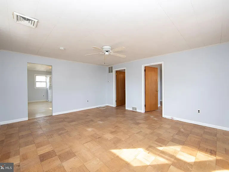 24 W Branch Ave #B — Photo 11