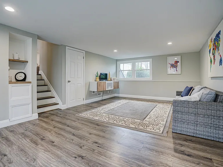 81 George Ave — Photo 14