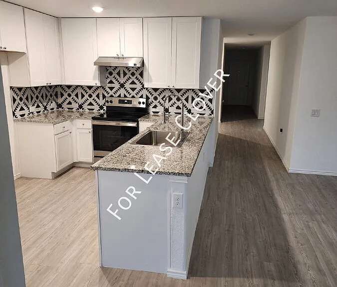 1019 Crenshaw Way — Photo 6