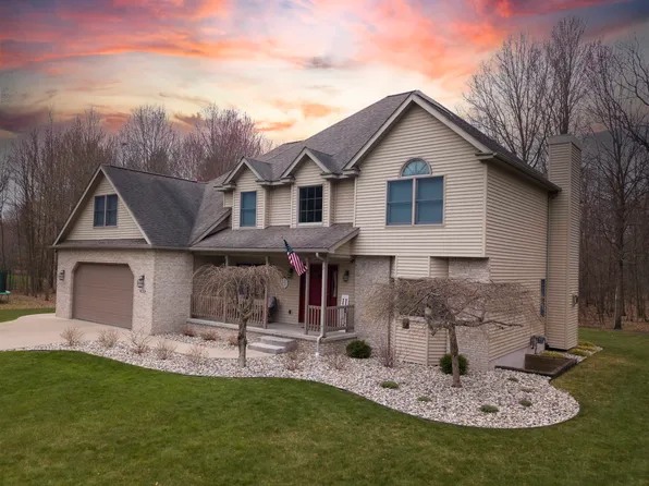 2055 N Fantasy Ln, Midland, MI 48642