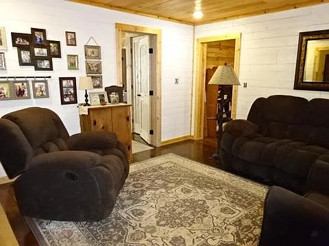 1117 Bledsoe Dr — Photo 3
