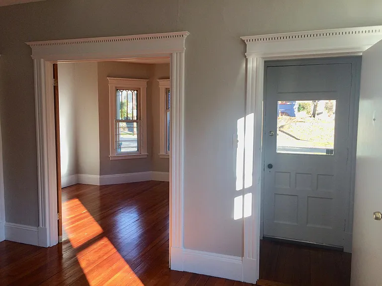 97 Evergreen Ave — Photo 9