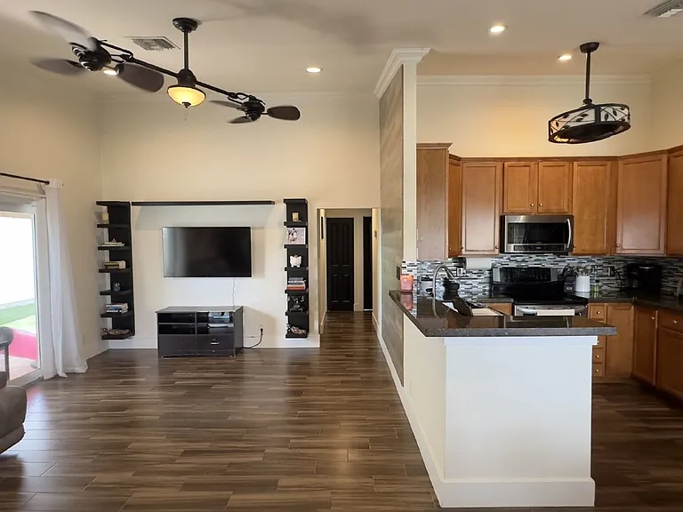 11106 Sacco Dr — Photo 3