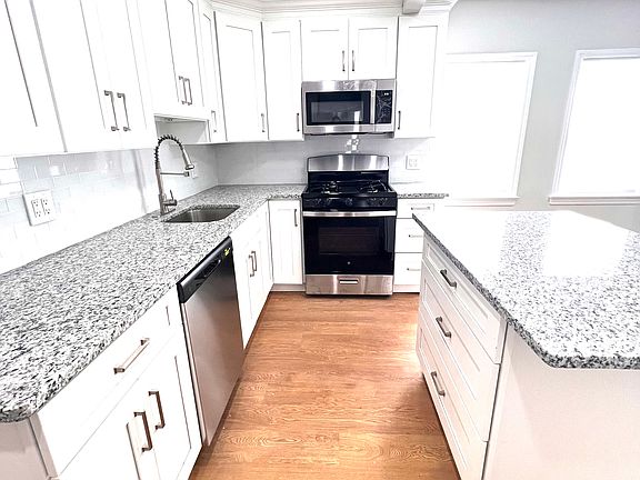 4th image of 411 Passaic Ave APT 1