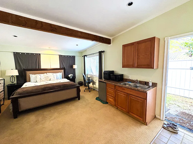 2137 Torrey Pines Rd — Photo 1