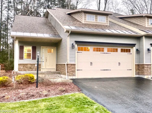 25 Canterbury Lane, Delmar, NY 12054