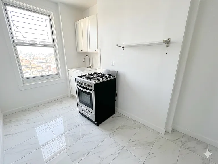 64 Steuben St #1RE — Photo 2