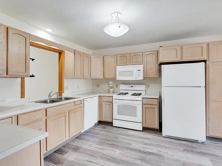 1131 Shadowridge Dr — Photo 5