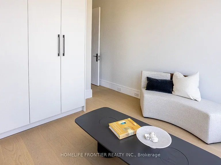 179 Palmerston Ave — Photo 23
