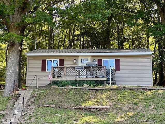 1st image of 44 Moores Ln