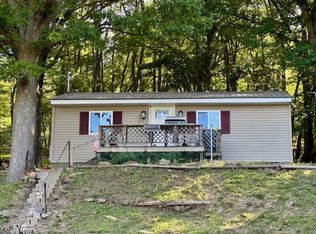 44 Moores Ln, New Cumberland, WV 26047