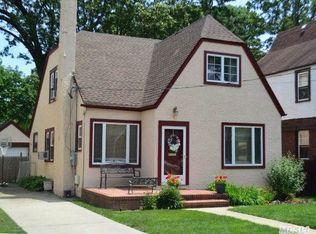1753 Victoria St, Baldwin, NY 11510