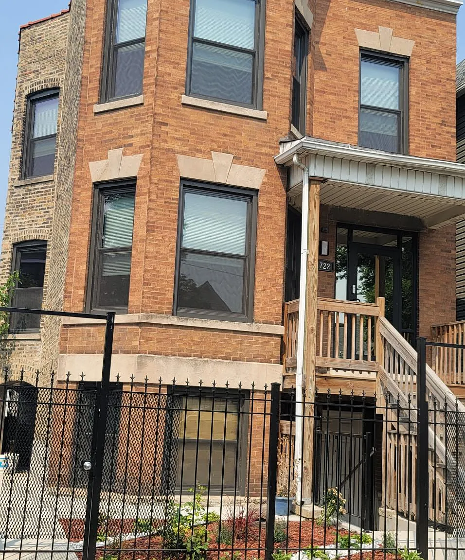 3 bed, 1600 sqft, $2,100 — Photo 1