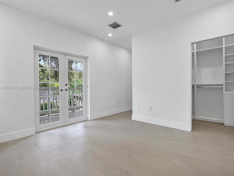 112 Florida Ave — Photo 19