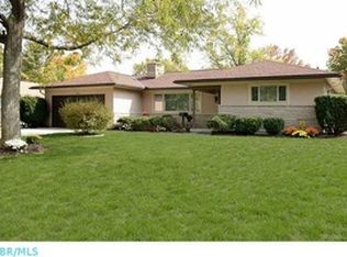 3352 Colchester Rd, Columbus, OH 43221