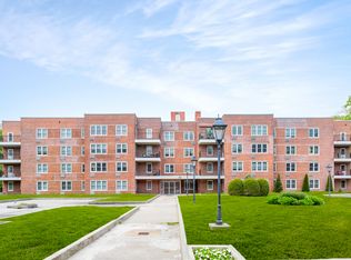 52 Lafayette Pl APT 1H, Greenwich, CT 06830