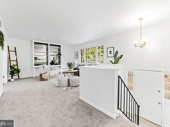 3rd image of 1505 Branchwood Ter