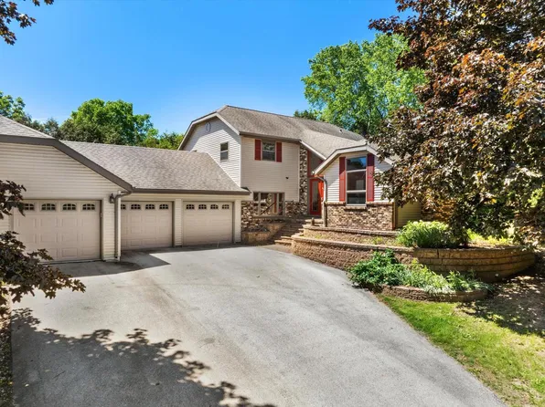 1410 Whitewater DRIVE, Manitowoc, WI 54220