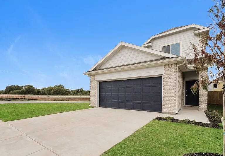 1300 Jonah Ln — Photo 3