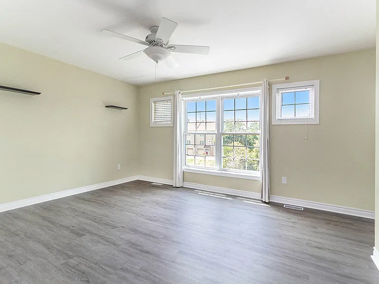 1017 Bluestem Ln — Photo 14