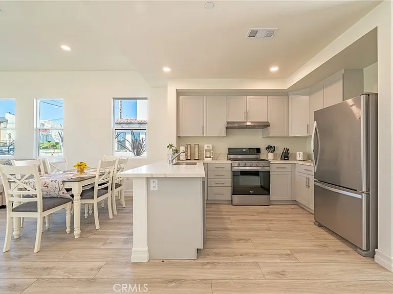 160 N New Ave #8 — Photo 12