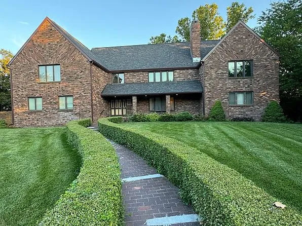 2307 Elk St, Beatrice, NE 68310