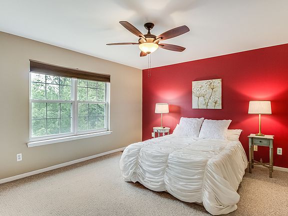 4th image of 43826 Cherry Grove Ct E