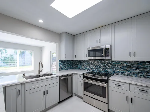 10339 Daphne Avenue, Palm Beach Gardens, FL 33410