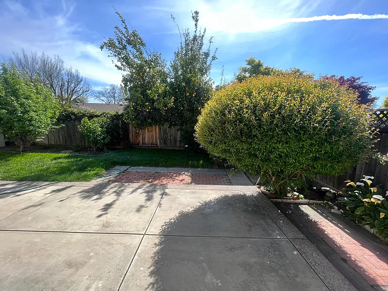 34833 Warwick Ct — Photo 33