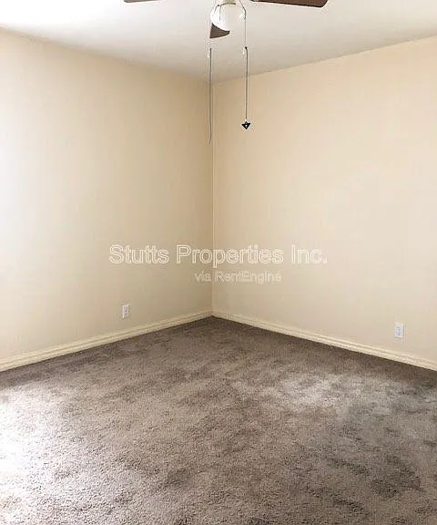 1938 Shade Ave — Photo 12