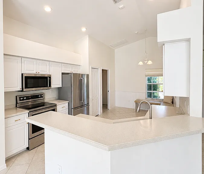 12857 Dresden Ct — Photo 6