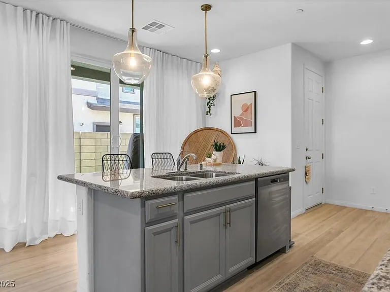 92 Kimberlite Dr — Photo 13