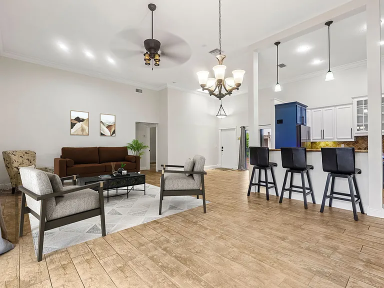 2731 S Parkview Dr #1 — Photo 14
