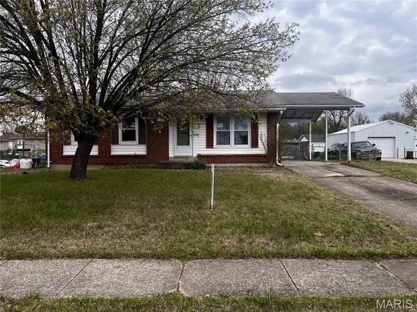 319 Richmond Dr, Warrenton, MO 63383