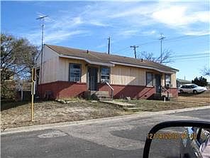 2nd image of 201 Lynn Dr